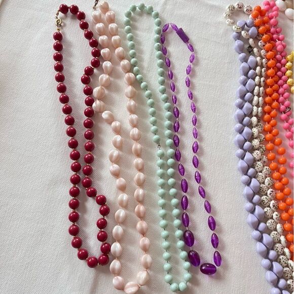Vintage Plastic Bead Necklace Lot - Picture 3 of 7